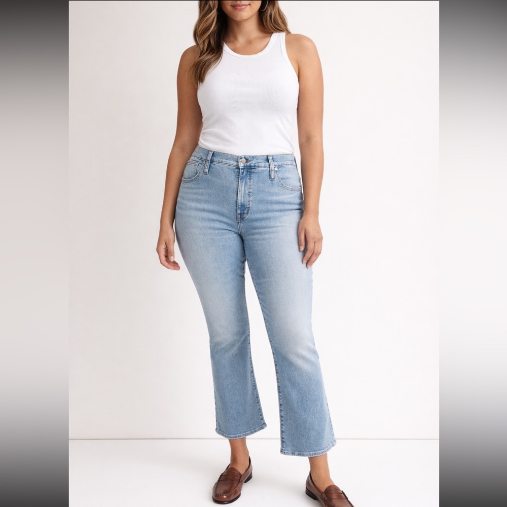 Madewell Mid Rise Kick Out Jeans size 30 style NK913